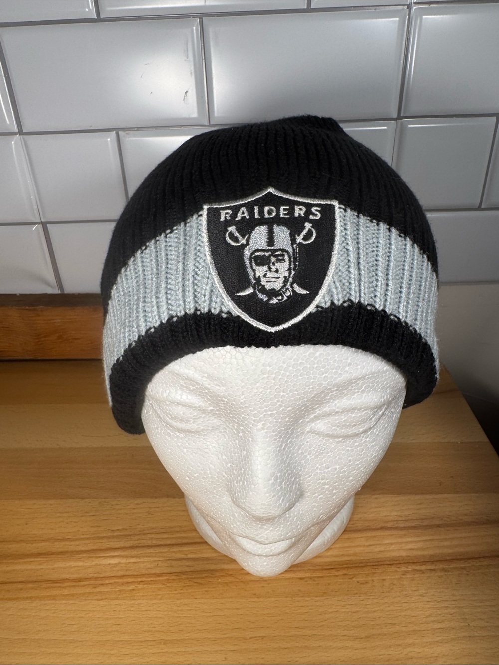 Vintage Y2K Oakland Raiders Reebok Onfield NFL Knit Beanie